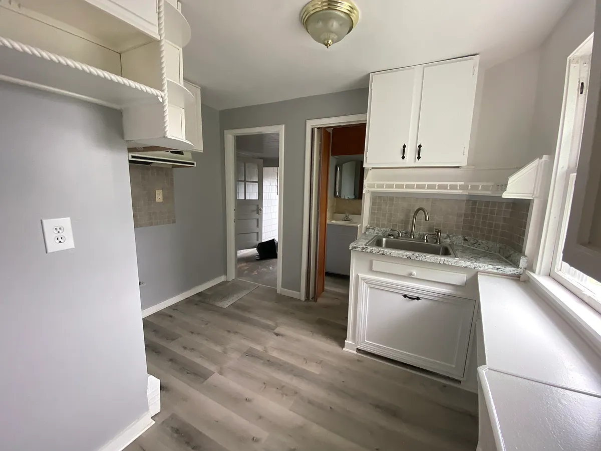 Building Photo - 925 Milton Ave #3