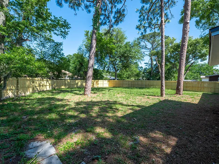3351 Cesery Blvd — Photo 36