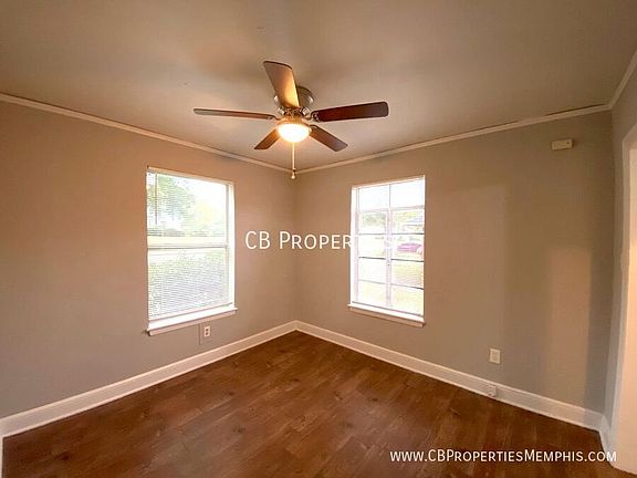 5th image of 1032 N Evergreen St