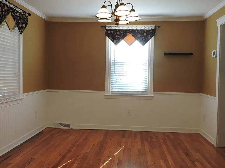 1939 E Jonathan St — Photo 3