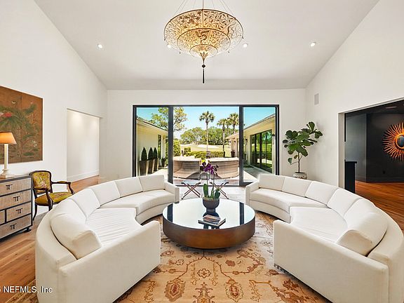 5th image of 2301 GREENSIDE Court