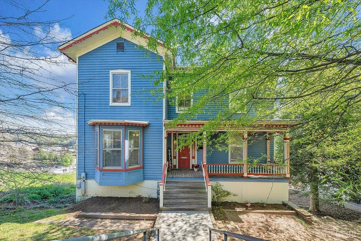 1408 Church St photo 1