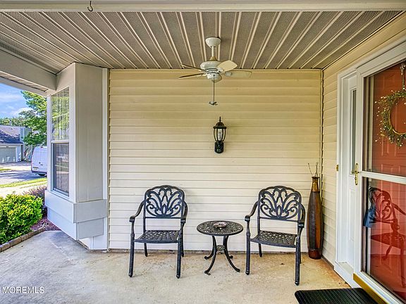 3rd image of 1135B Thornbury Lane