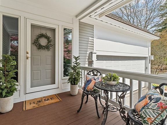 3rd image of 6 Cape Ann Cir