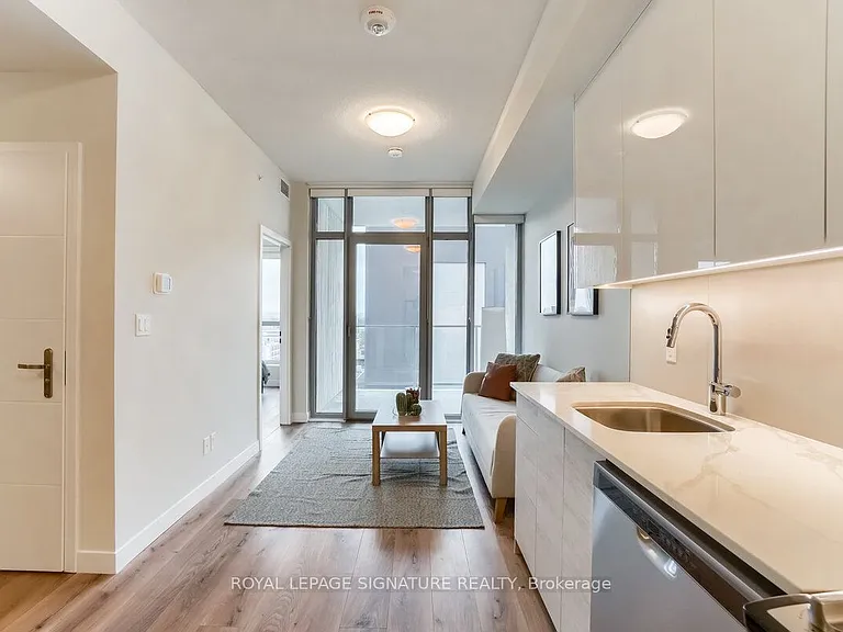 60 Frederick St #811 — Photo 11