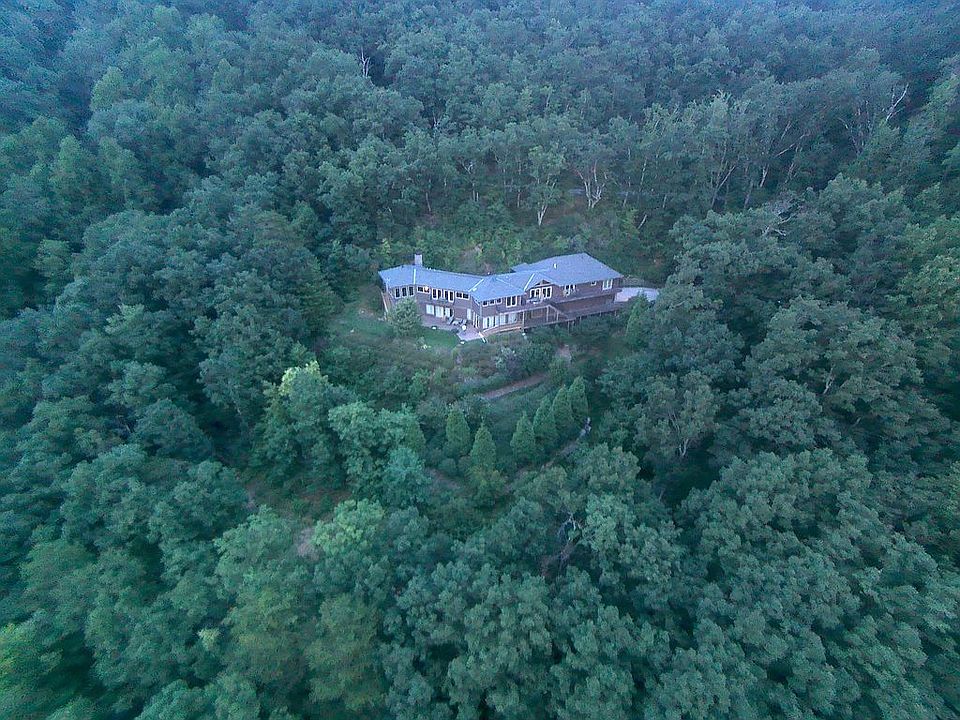 2nd image of 1700 Altamont Rd