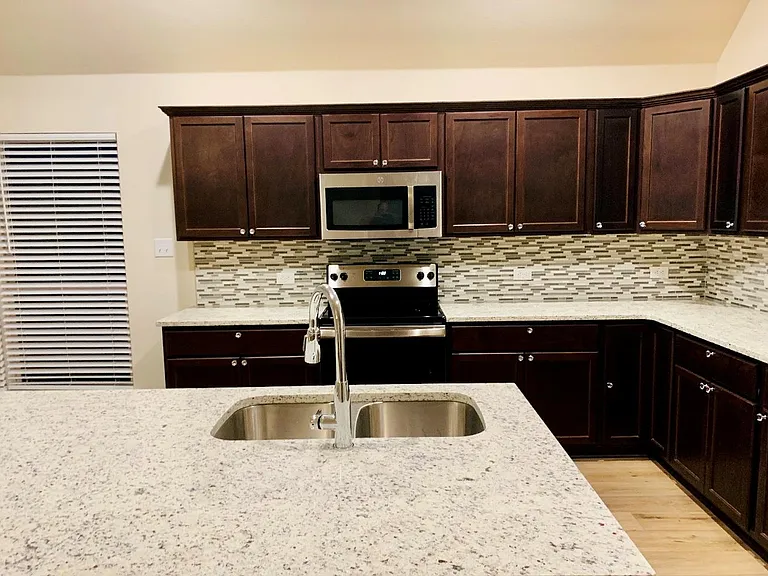 808 Fallbrook Dr — Photo 5