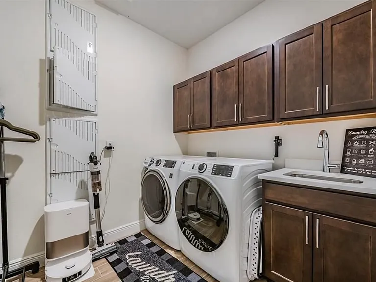 7474 Sea Manatee St — Photo 9