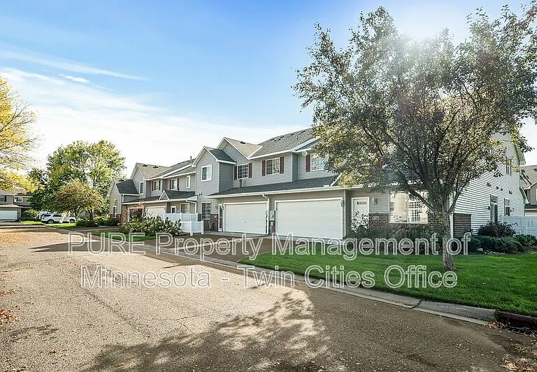 1877 111th Ave NE — Photo 1