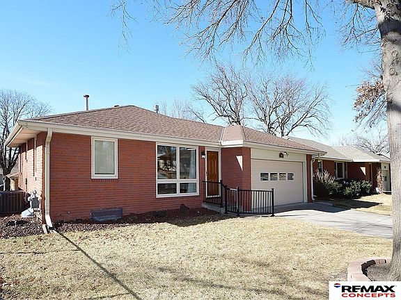 2nd image of 803 El Avado Ave