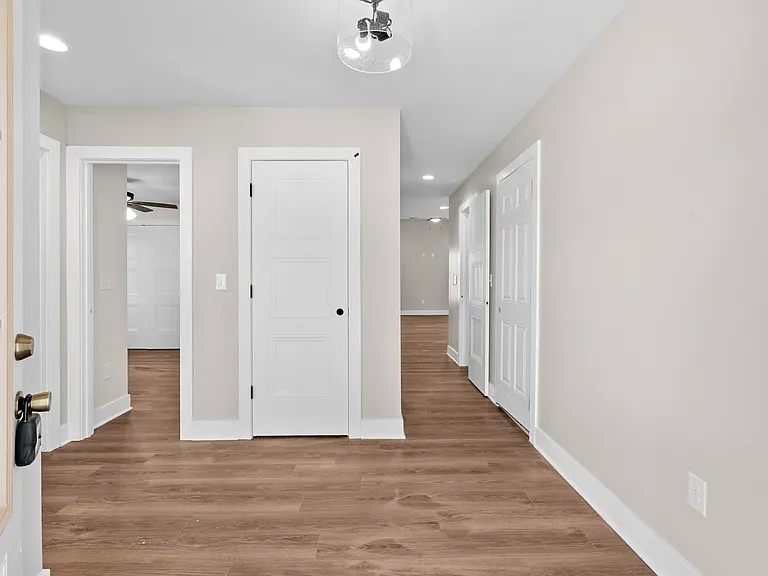 8 Wilma Ave — Photo 15
