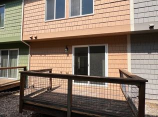 437 Harris Ln, Oregon City, OR 97045