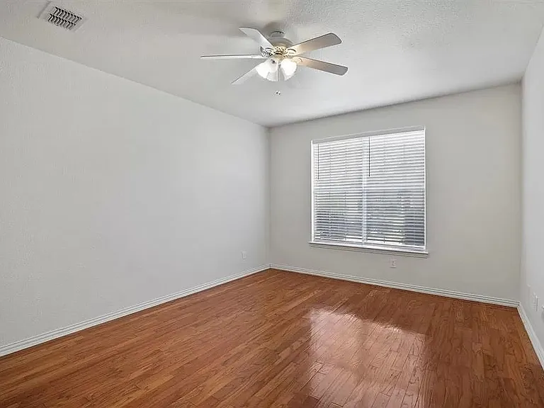 3420 Devonshire Ct — Photo 8