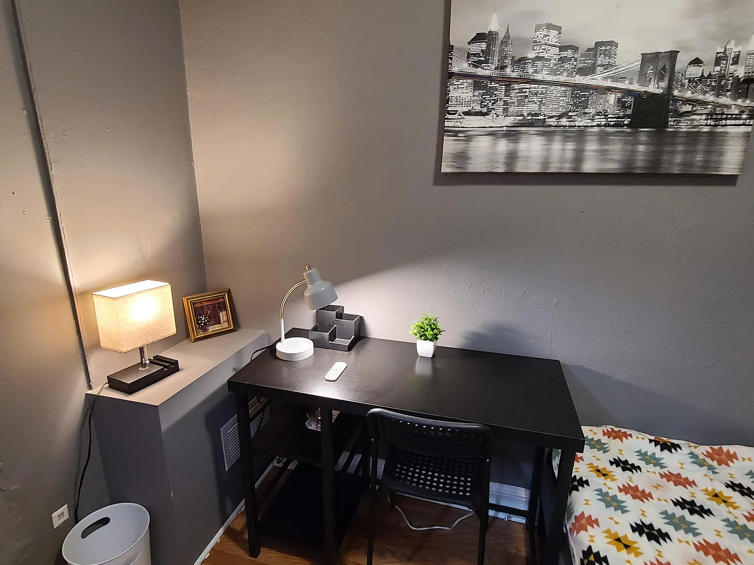 4 bed, 1.0 bath, 900 sqft, $663 — Photo 3