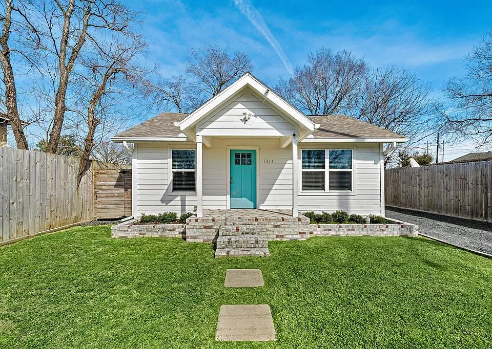 1511 McNeil St