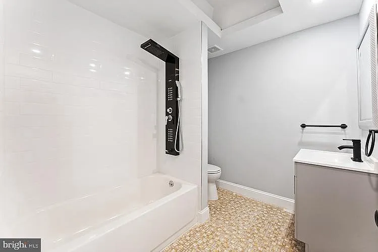 649 N 63rd St #2 — Photo 4