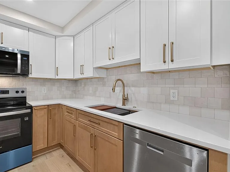4996 N Peachtree Rd — Photo 12