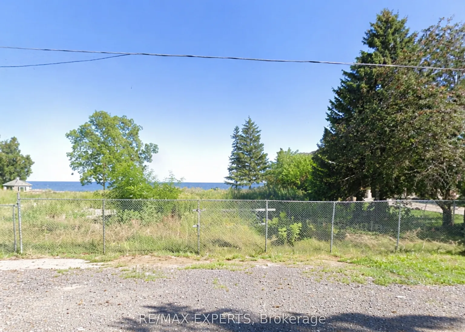 1546 Watersedge Rd photo 1