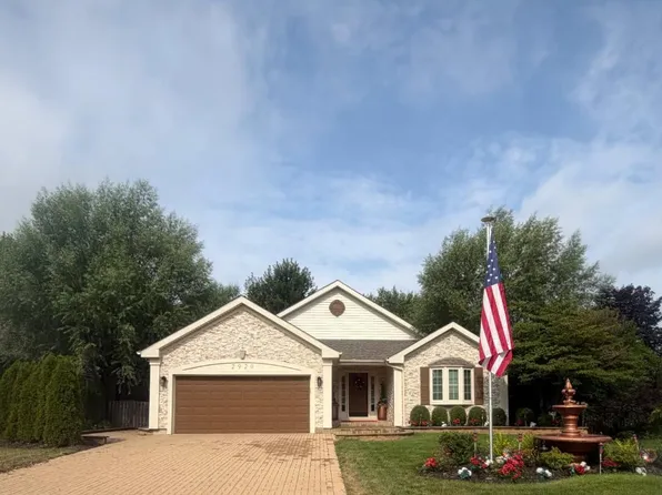 2920 Farmington Dr, Lindenhurst, IL 60046