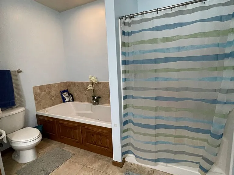 825 Locharno Dr — Photo 18
