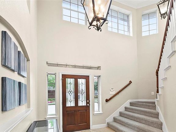 4th image of 4441 Shamrock Dr