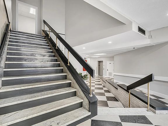 5th image of 400 N Main St APT 405
