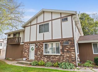 N20W5341 Pierce Ct, Cedarburg, WI 53012