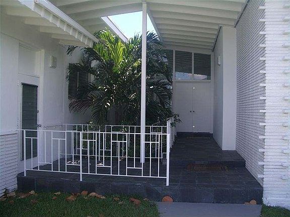 Entrance House