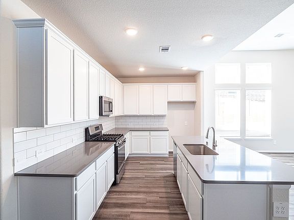 5th image of 1218 Tilia Creek Ln