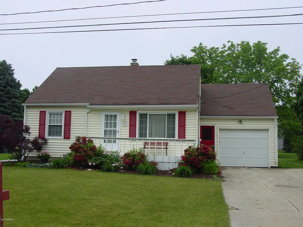 3267 34th St SW photo 1