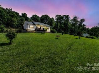 220 Bee Ridge Rd, Asheville, NC 28803