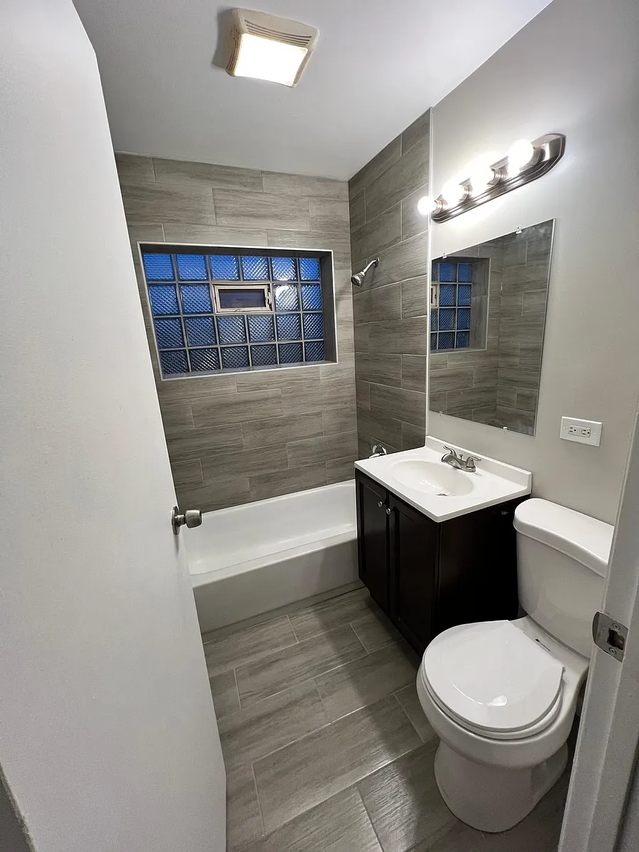 Building Photo - 5314 S 73rd Ave #3