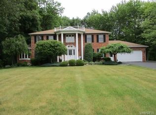 7113 Schultz Rd, North Tonawanda, NY 14120