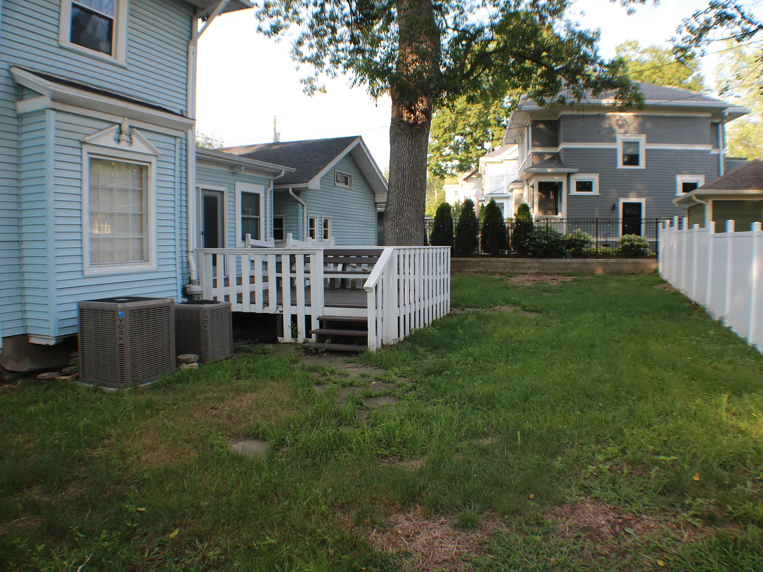 1644 S Main St — Photo 3