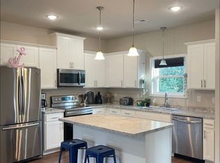 102 Prince Charles Ct, Kill Devil Hills, NC 27948