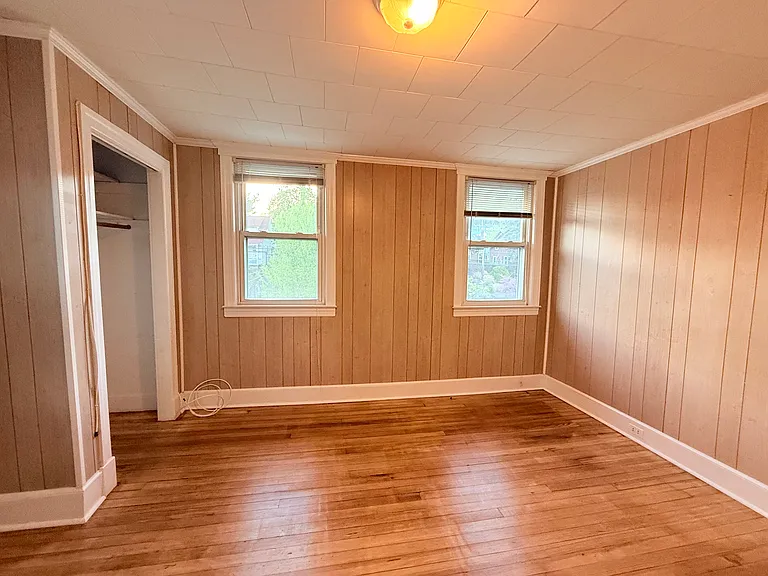 221 N Midland Ave #2 — Photo 4