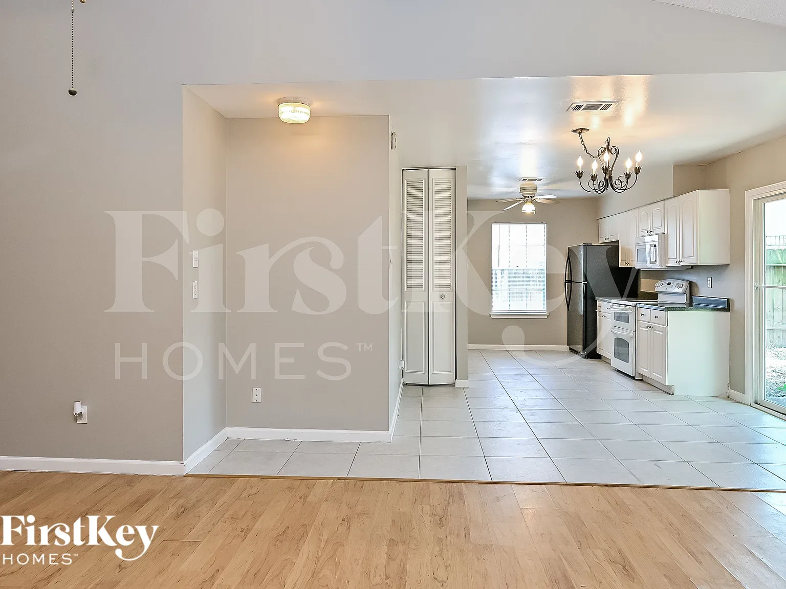 3 bed, 2.0 bath, 1254 sqft, $1,800 — Photo 4