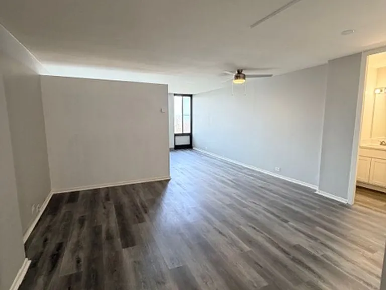 7251 At Waters Edge — Photo 10