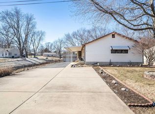 55 Hampton Dr, Fairview Heights, IL 62208