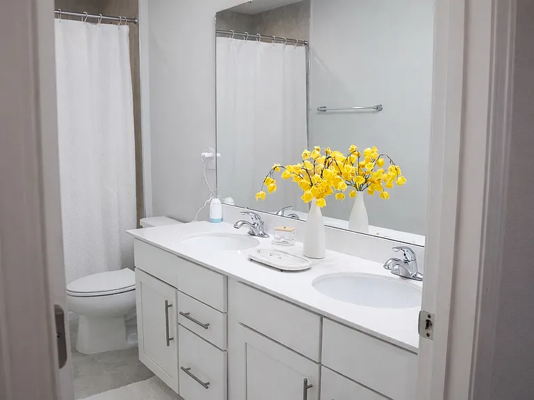 2nd bathroom