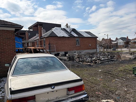5th image of 1785 Keele St