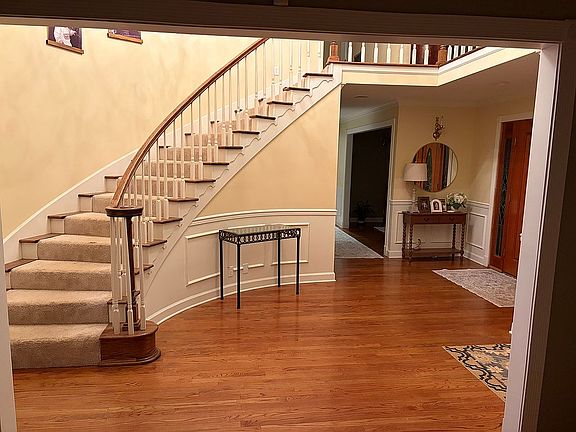 5th image of 25 Amberwood Ln