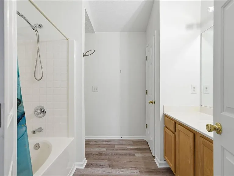 2913 Greyhawk Ln — Photo 34
