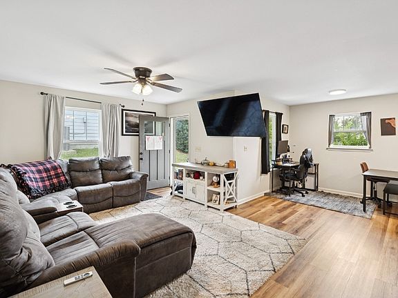 3rd image of 3172 Lauren Evelyn Way