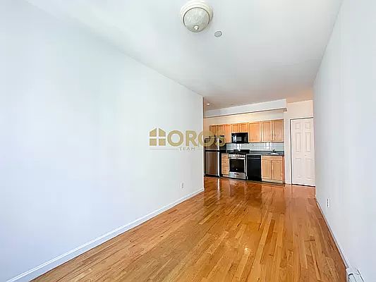 5th image of 539 E 6th St APT 4A
