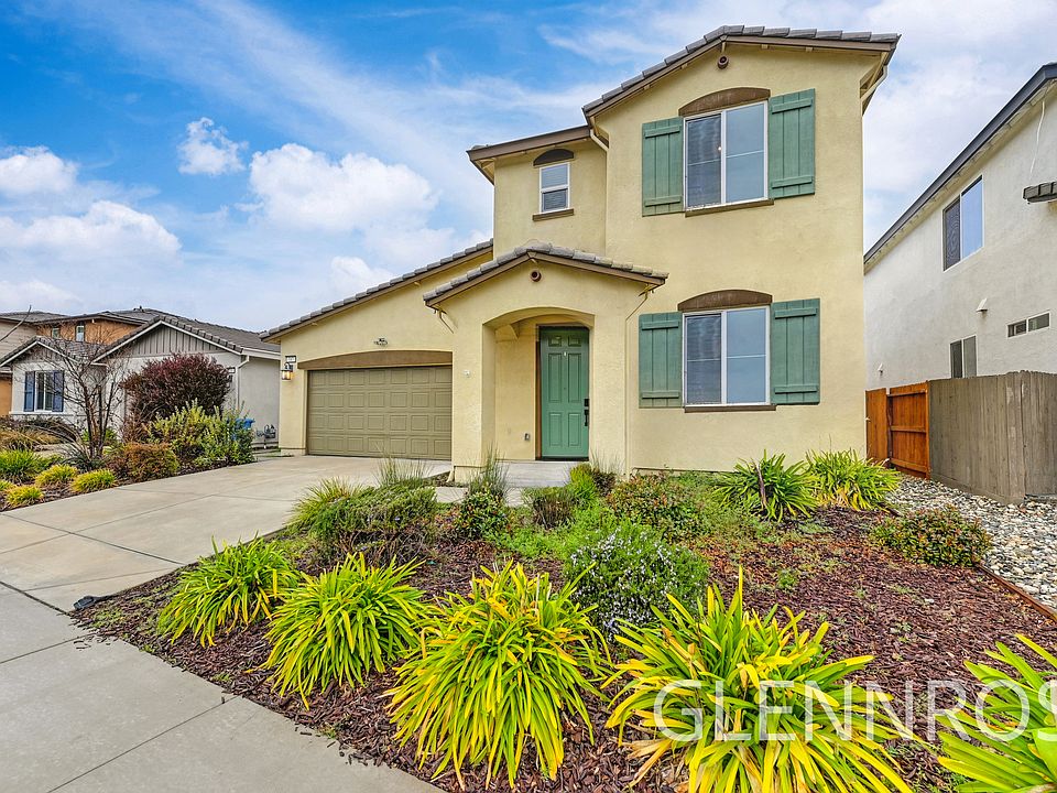 1st image of 747 Silver Creek Cir