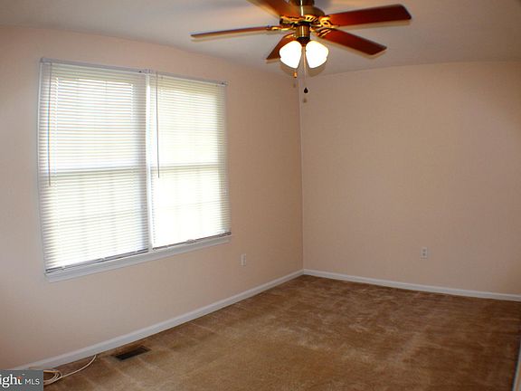 3rd image of 7429 Oakwood Lake Dr