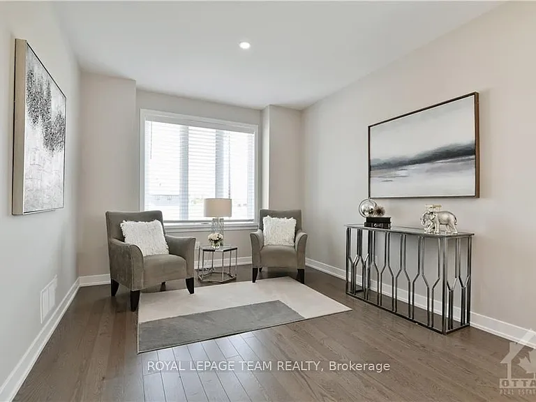 54 Reynard Cres — Photo 7