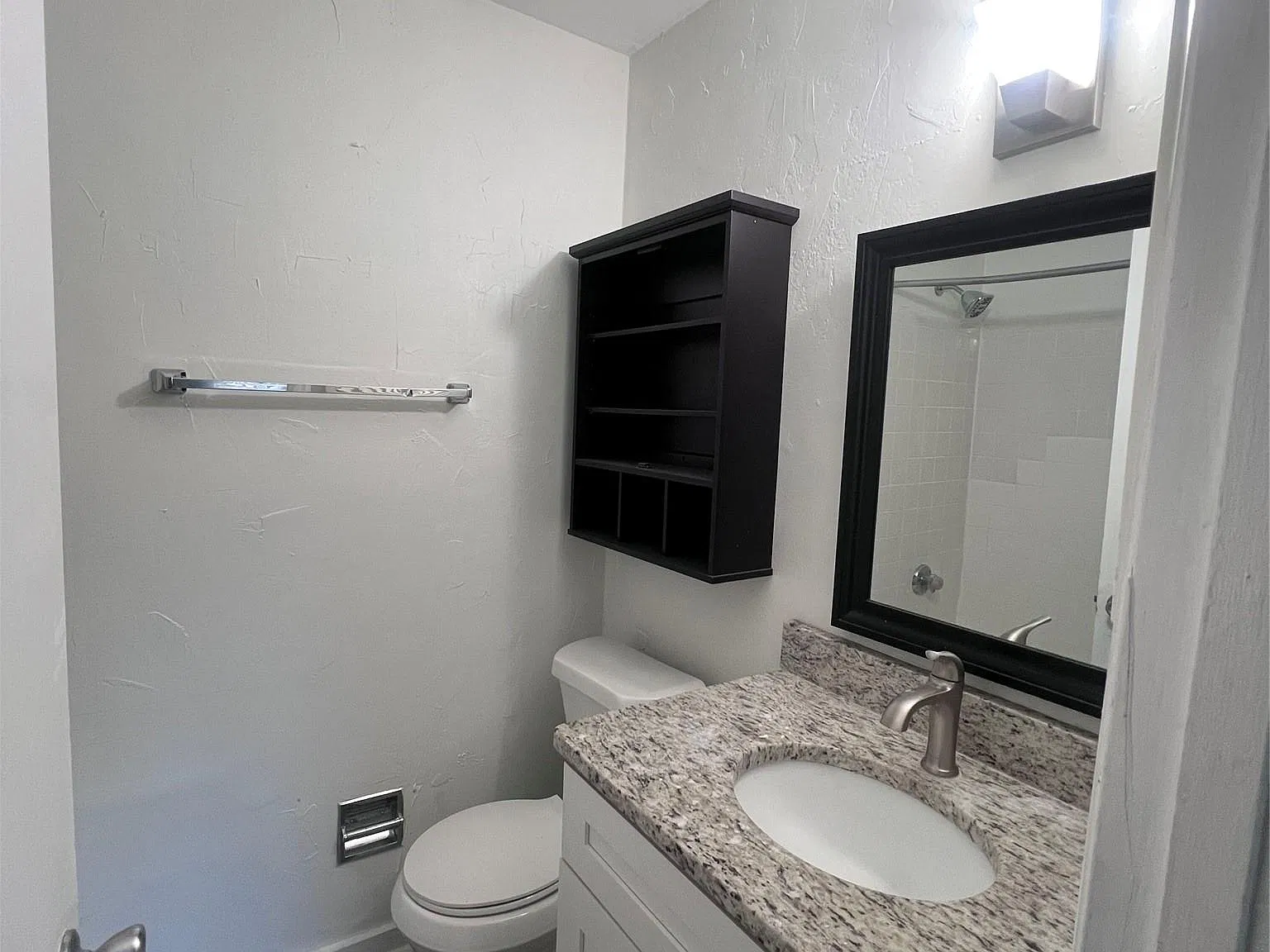 2 bed, 982.0 bath, $2,600 — Photo 3