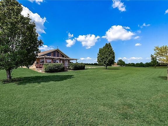 3rd image of 3316 Oak Valley Rd